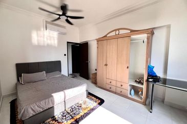 Aloha Tower Condominium