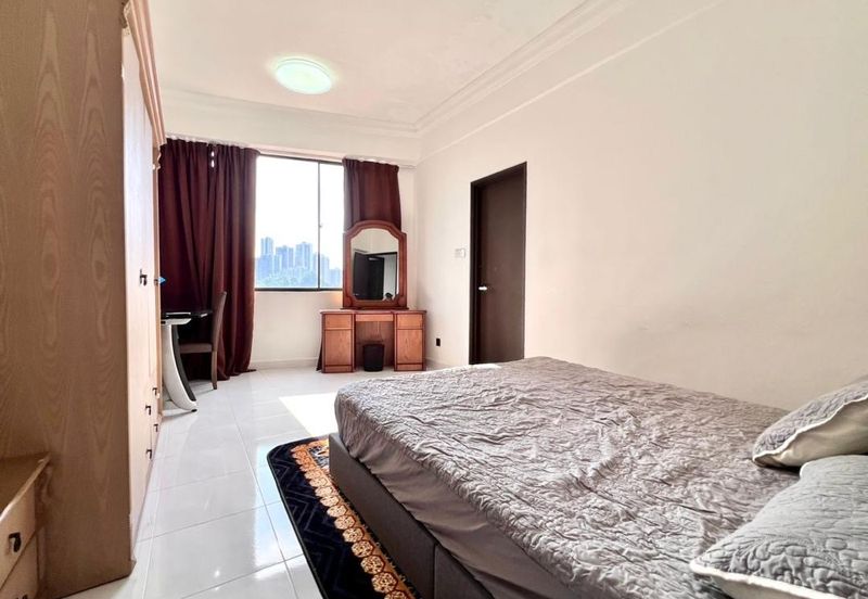 Aloha Tower Condominium