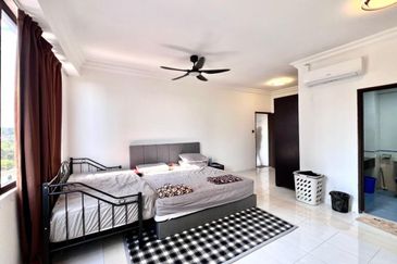 Aloha Tower Condominium