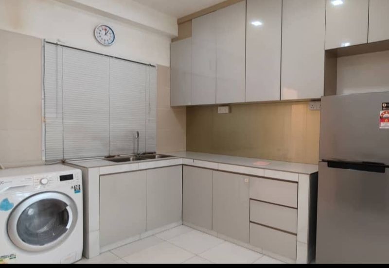 Akademik Suite @ Mount Austin