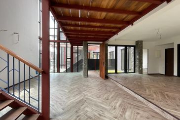 Cube On Hill ( Taman Bukit Pulai )