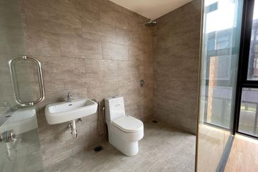 Cube On Hill ( Taman Bukit Pulai )