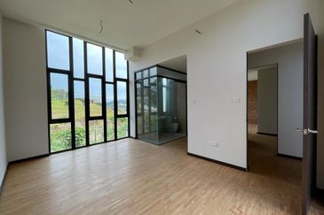 Cube On Hill ( Taman Bukit Pulai )