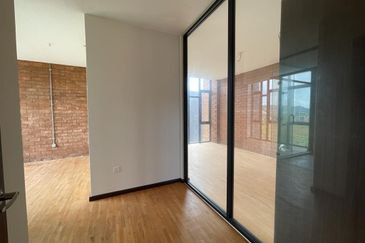 Cube On Hill ( Taman Bukit Pulai )