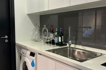 Almas Suites @ Puteri Harbour