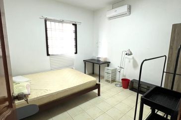 Prima Regency (Savoy Court)