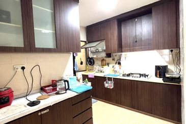 Prima Regency (Savoy Court)