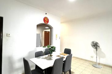 Prima Regency (Savoy Court)