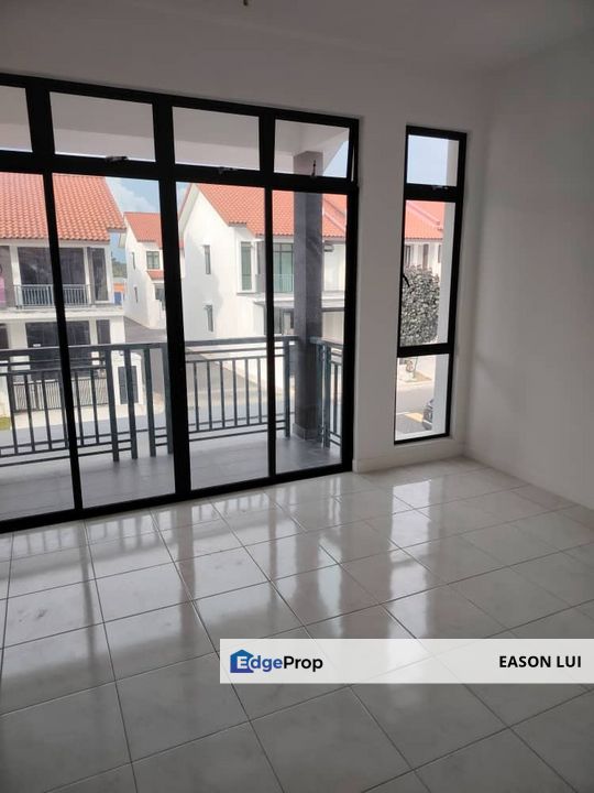For sale/ perjiranan 8/ bandar dato onn/ end lot , Johor, Johor Bahru