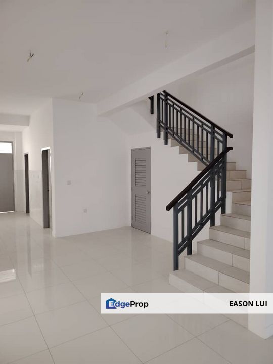 For sale/ perjiranan 8/ bandar dato onn/ end lot , Johor, Johor Bahru