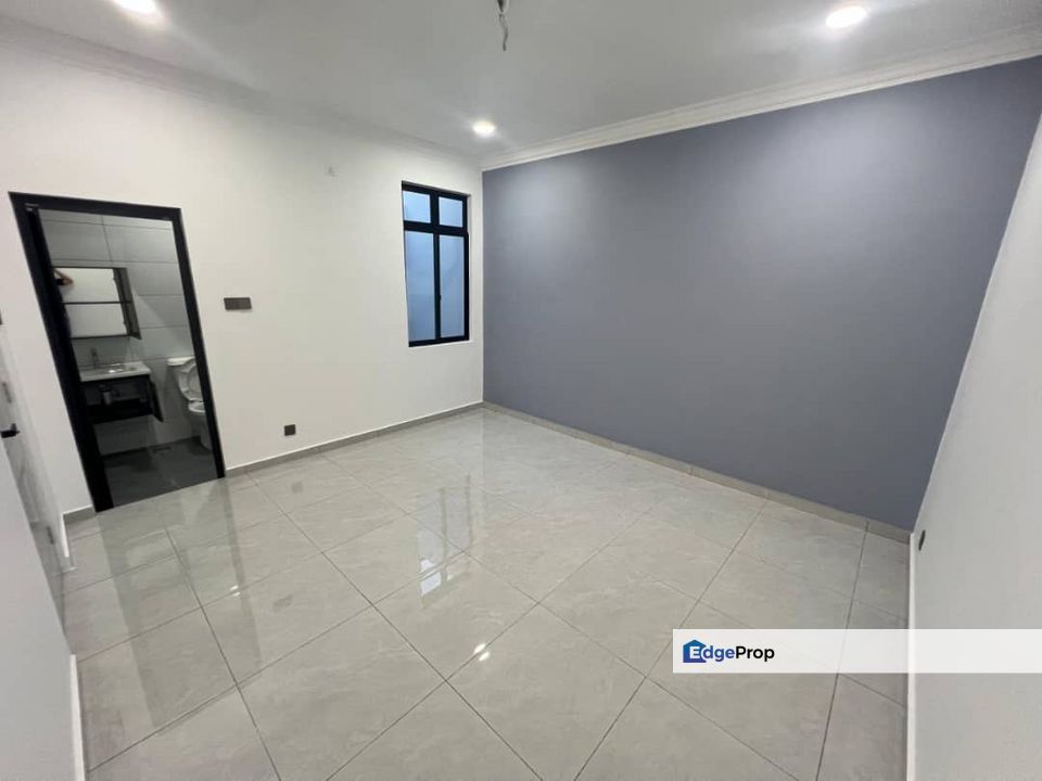 For sales/ Taman Gaya (5B)/ Jalan Tegap/2 Storey Cluster House/ fully renovated, Johor, Ulu Tiram