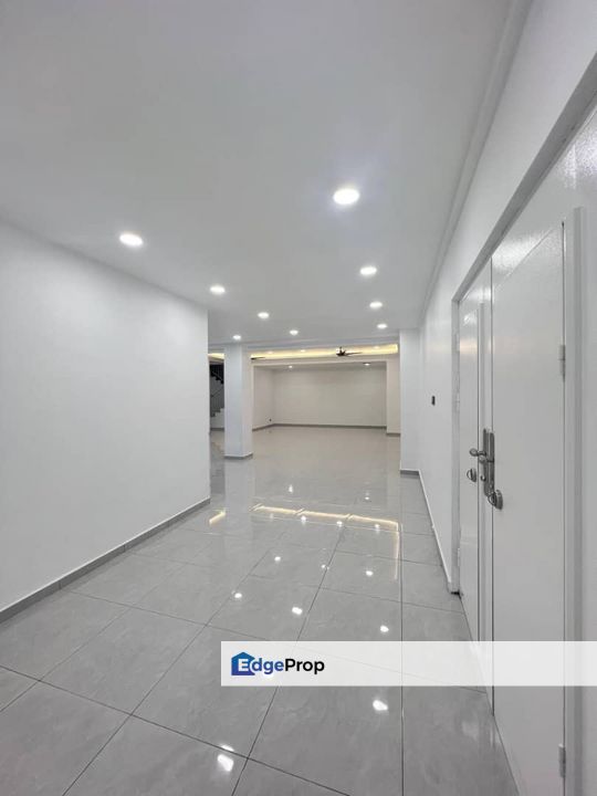 For sales/ Taman Gaya (5B)/ Jalan Tegap/2 Storey Cluster House/ fully renovated, Johor, Ulu Tiram