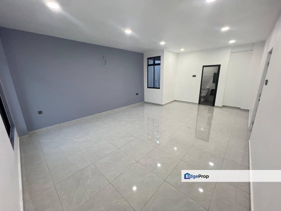For sales/ Taman Gaya (5B)/ Jalan Tegap/2 Storey Cluster House/ fully renovated, Johor, Ulu Tiram