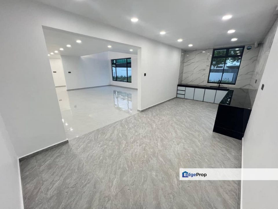 For sales/ Taman Gaya (5B)/ Jalan Tegap/2 Storey Cluster House/ fully renovated, Johor, Ulu Tiram