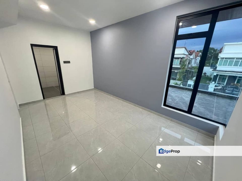For sales/ Taman Gaya (5B)/ Jalan Tegap/2 Storey Cluster House/ fully renovated, Johor, Ulu Tiram