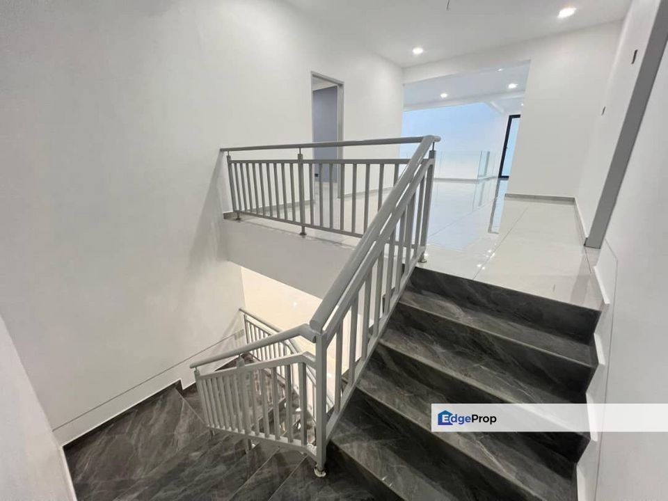 For sales/ Taman Gaya (5B)/ Jalan Tegap/2 Storey Cluster House/ fully renovated, Johor, Ulu Tiram