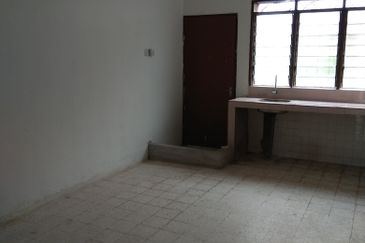 Single Storey Intermediate Terrace House - Jalan 20 - Taman Mujur - Klang