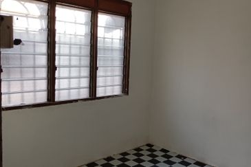 Single Storey Intermediate Terrace House - Jalan 20 - Taman Mujur - Klang