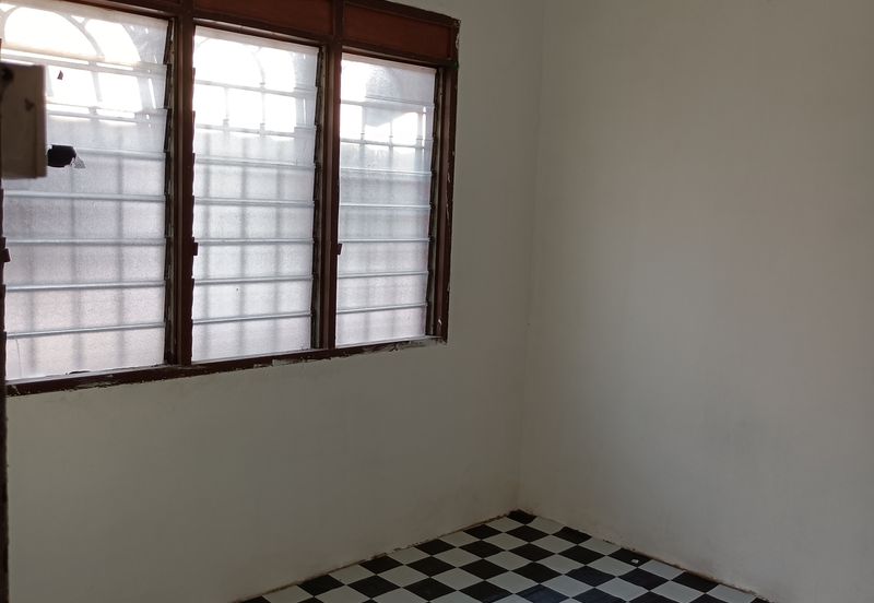 Single Storey Intermediate Terrace House - Jalan 20 - Taman Mujur - Klang