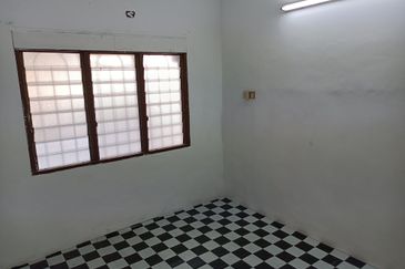Single Storey Intermediate Terrace House - Jalan 20 - Taman Mujur - Klang