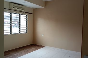 2 Storey Intermediate Terrace - Jalan Megah 25 - Taman Sri Mudah