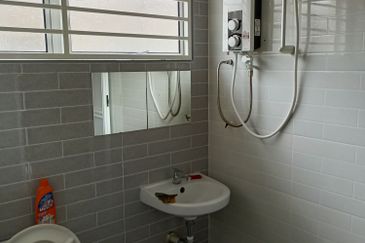 2 Storey Intermediate Terrace - Jalan Megah 25 - Taman Sri Mudah