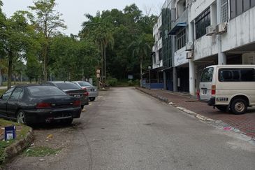 Hicom Town Centre - 3 storey intermediate Shop Office - Seksyen 27