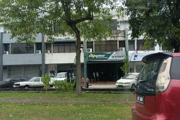 Hicom Town Centre - 3 storey intermediate Shop Office - Seksyen 27