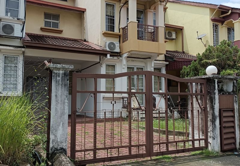 2 Storey Intermediate - USJ 11 - Near to USJ Taipan Business Centre - For Sales