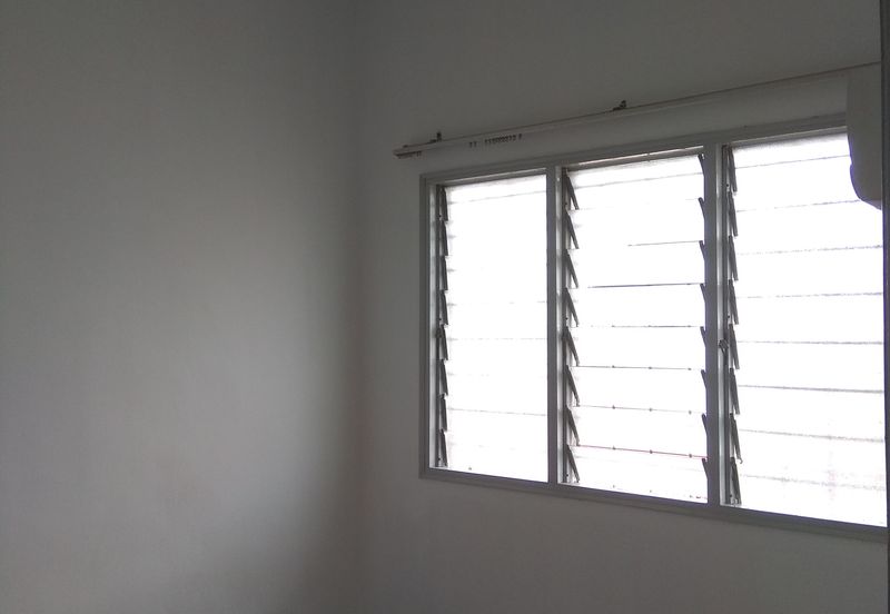 2 Storey Intermediate - USJ 11 - Near to USJ Taipan Business Centre - For Sales