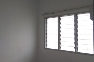 2 Storey Intermediate - USJ 11 - Near to USJ Taipan Business Centre - For Sales