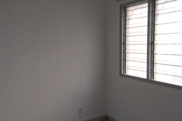 2 Storey Intermediate - USJ 11 - Near to USJ Taipan Business Centre - For Sales