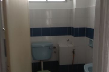 2 Storey Intermediate - USJ 11 - Near to USJ Taipan Business Centre - For Sales