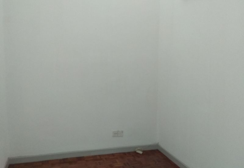 2 Storey Intermediate - USJ 11 - Near to USJ Taipan Business Centre - For Sales