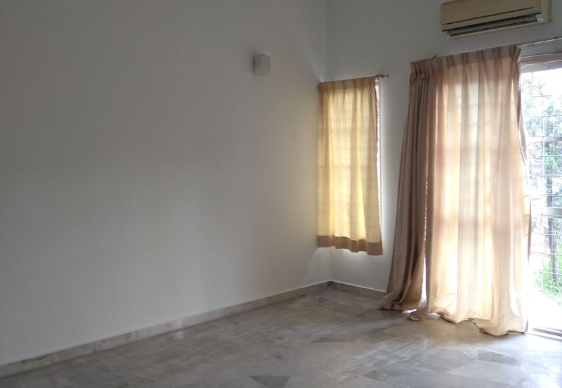 2 Storey Intermediate - USJ 11 - Near to USJ Taipan Business Centre - For Sales