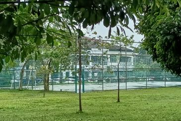 2 Storey Intermediate - USJ 11 - Near to USJ Taipan Business Centre - For Sales