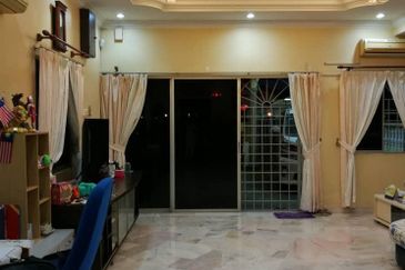 2 storey endlot with extra land - Taman Permai Perempat - Kapar - Well Kept