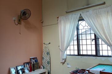 2 storey endlot with extra land - Taman Permai Perempat - Kapar - Well Kept