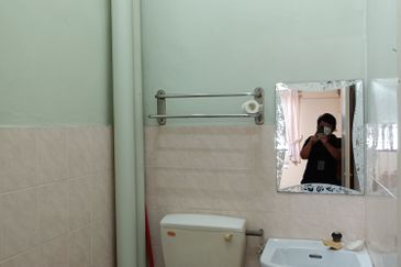 2 storey endlot with extra land - Taman Permai Perempat - Kapar - Well Kept