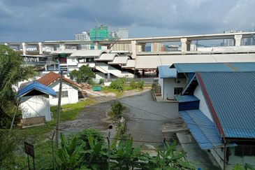 Kompleks Metro Pudu- Walking Distance to Chan Sow Lin LRT Station - Retail Kiosk - Fraser Business Park - Pudu