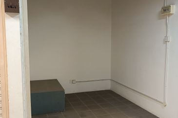 Kompleks Metro Pudu- Walking Distance to Chan Sow Lin LRT Station - Retail Kiosk - Fraser Business Park - Pudu