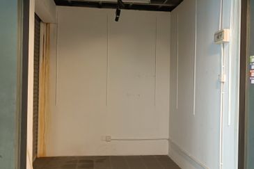 Kompleks Metro Pudu- Walking Distance to Chan Sow Lin LRT Station - Retail Kiosk - Fraser Business Park - Pudu