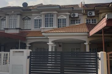 2 Storey Intermediate House - Gated and Guarded - Bandar Puteri - For Sales