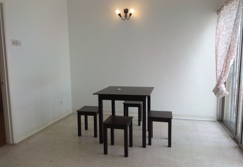 2 STOREY INTERMEDIATE HOUSE - SS19 SUBANG JAYA - LONG DRIVEWAY - FOR SALES