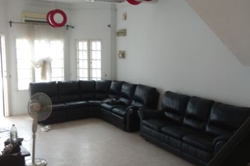 2 STOREY INTERMEDIATE HOUSE - SS19 SUBANG JAYA - LONG DRIVEWAY - FOR SALES