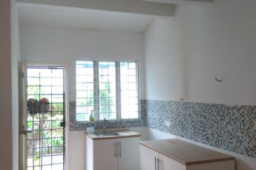 2 STOREY INTERMEDIATE HOUSE - SS19 SUBANG JAYA - LONG DRIVEWAY - FOR SALES