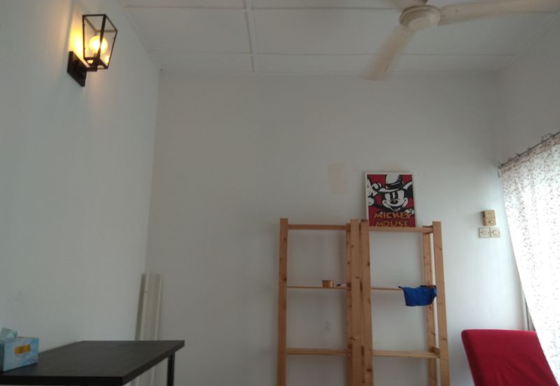 2 STOREY INTERMEDIATE HOUSE - SS19 SUBANG JAYA - LONG DRIVEWAY - FOR SALES