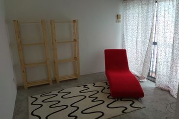 2 STOREY INTERMEDIATE HOUSE - SS19 SUBANG JAYA - LONG DRIVEWAY - FOR SALES