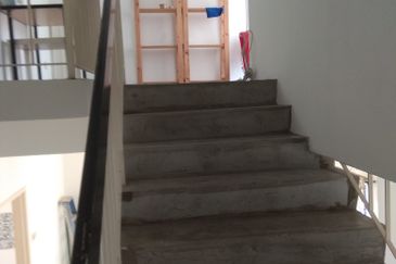 2 STOREY INTERMEDIATE HOUSE - SS19 SUBANG JAYA - LONG DRIVEWAY - FOR SALES