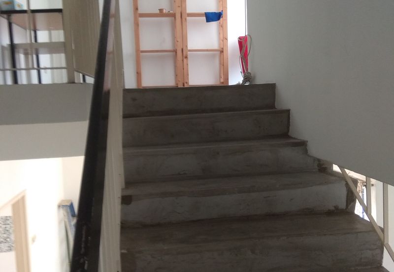 2 STOREY INTERMEDIATE HOUSE - SS19 SUBANG JAYA - LONG DRIVEWAY - FOR SALES